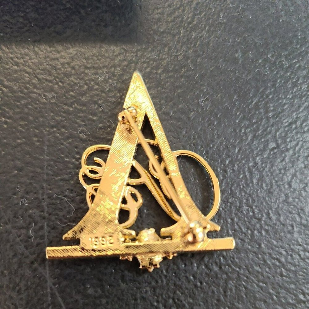 Vintage 1992 Avon Goldtone & Clear Rhinestone President's Club Pin Script A - Picture 3 of 7